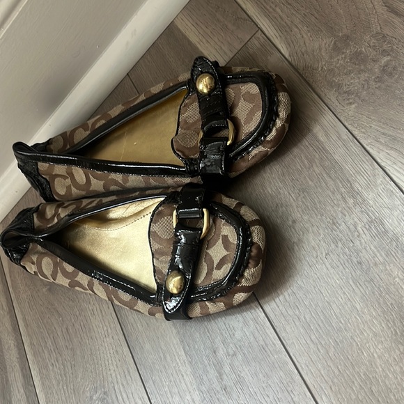 Coach Flats - Picture 4 of 12